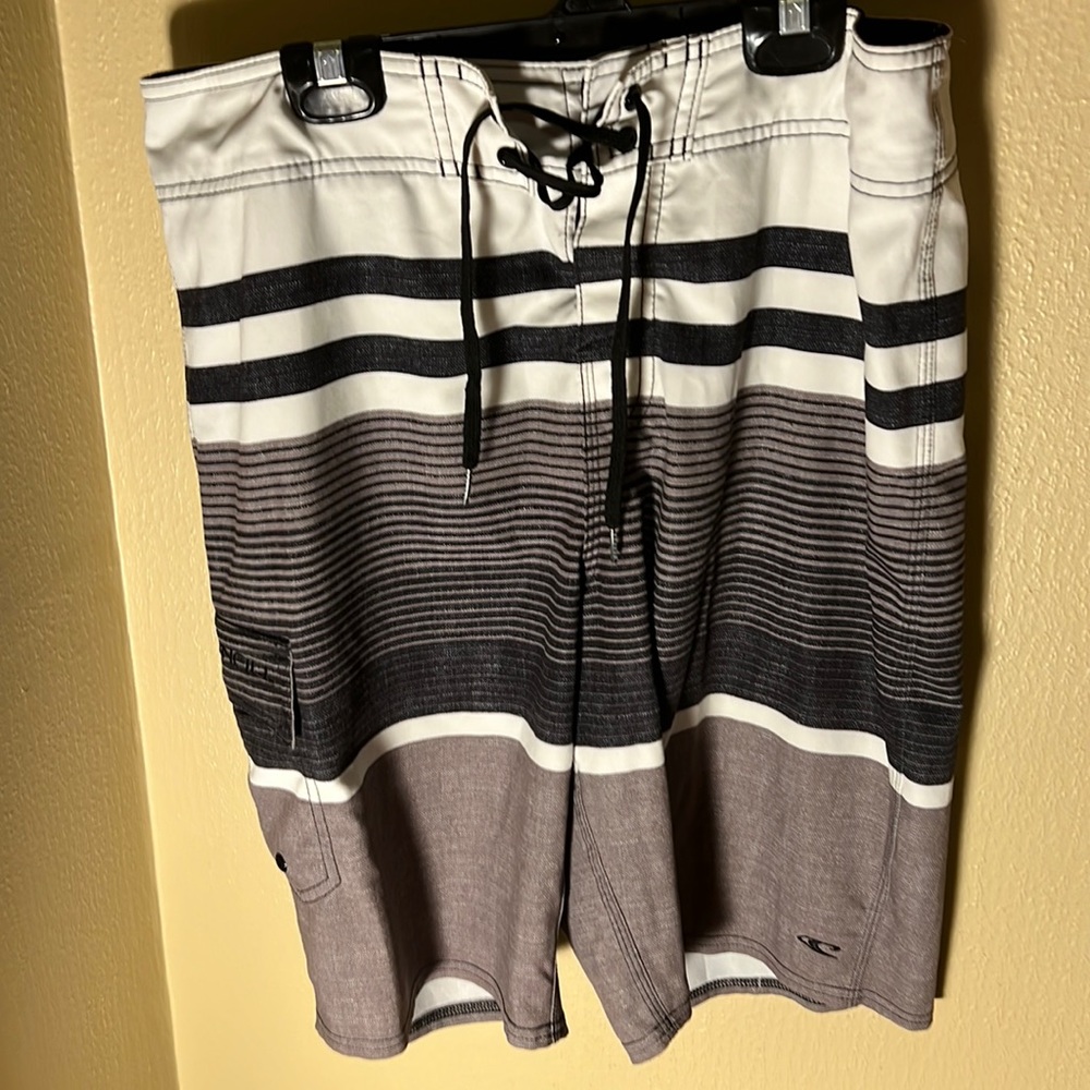 O’Neill Mens Striped Boardshorts Color White/Gray Size Waist 33” Outseam 20”